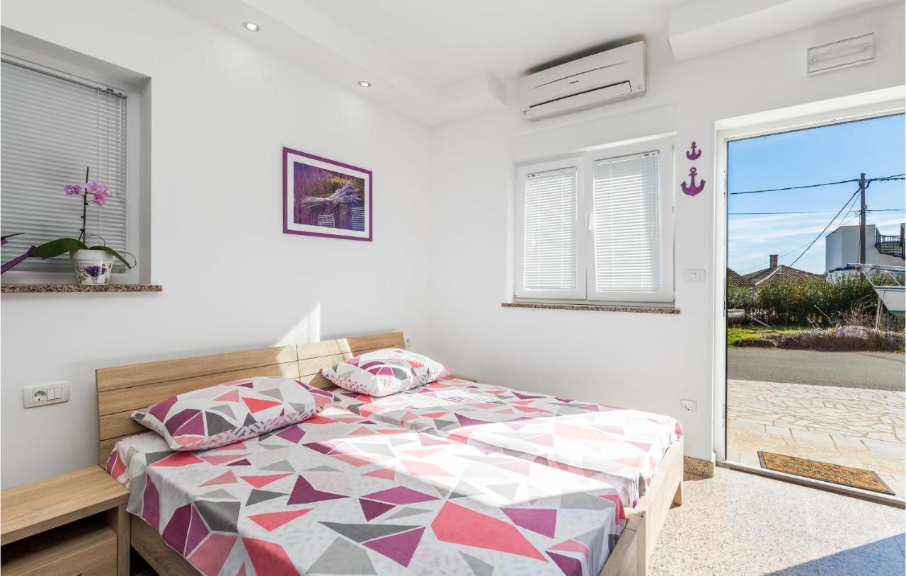 Nice Apartment In Rukavac With Kitchen Exterior foto